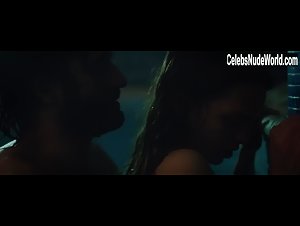 Sara Serraiocco in Cloro (2015) 9