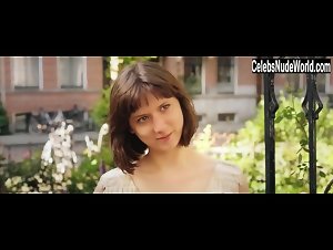 Romy Lauwers boobs , Explicit in Het leven is vurrukkulluk (2018) 10