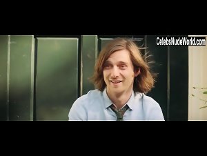Romy Lauwers boobs , Explicit in Het leven is vurrukkulluk (2018) 11
