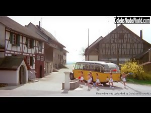 Anita Lamar in Sechs Schwedinnen auf der Alm (1983) 18