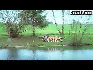 Anita Lamar Pussy , Close Up in Sechs Schwedinnen auf der Alm (1983) 17