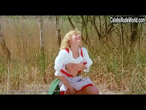 Anita Lamar Outdoor , Public Nudity in Sechs Schwedinnen auf der Alm (1983) 16