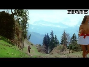 Anita Lamar Outdoor , Public Nudity in Sechs Schwedinnen auf der Alm (1983) 19