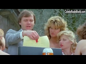 Anita Lamar Bouncing boobs , Topless in Sechs Schwedinnen auf der Alm (1983) 16