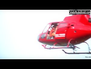 Anita Lamar Bouncing boobs , Topless in Sechs Schwedinnen auf der Alm (1983) 19