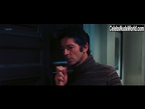 Barbara Bouchet in Alla ricerca del piacere (1972) 18