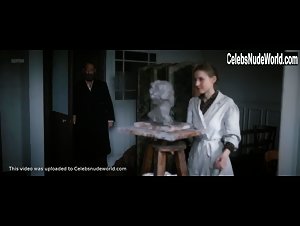 Izia Higelin nude, boobs scene in Rodin (2017) 14
