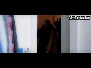 Olive Ka nude, boobs scene in Braqueurs (2015) 6