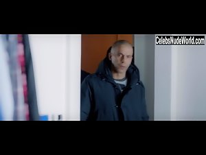 Olive Ka nude, boobs scene in Braqueurs (2015) 7