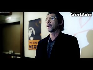Nova Aragon in Sanitarium (2013) 7