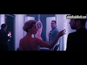 Eloise Dale in Welcome to Curiosity (2018) 3