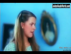 Fanny Bastien in Tendres cousines (1980) 18