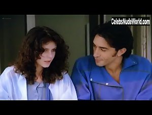 Fanny Bastien in Urgence (1985) 2