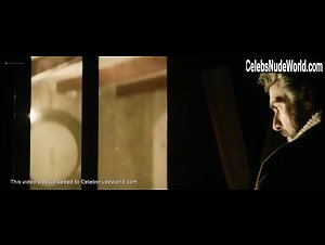 Nesrin Cavadzade in El desentierro (2018) 10