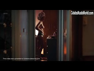 Mora Arenillas in Invisible (2017) 12