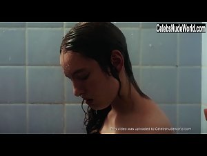 Mora Arenillas in Invisible (2017)
