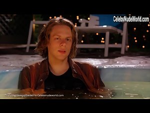 Molly Schade in EuroTrip (2004) 10