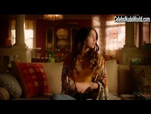 Mishel Prada in Vida (series) (2018) 6