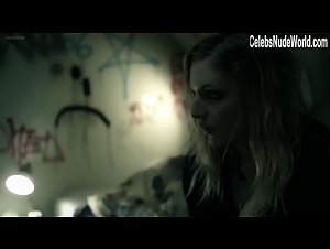 Molly Blixt Egelind in Til alle mine venner (short) (2010) 1