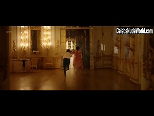 Michalina Olszanska in Matilda (2017) 9