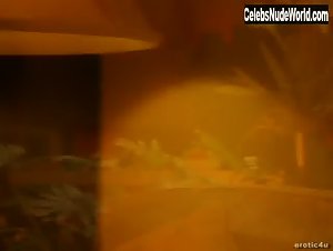 Mia Zottoli Lesbian , Hot in Sexual Curiosity (2002) 4