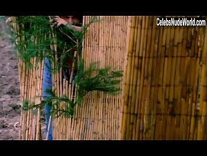 Mariam Camacho in Terreur cannibale (1980) 11