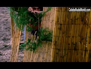 Mariam Camacho in Terreur cannibale (1980) 3