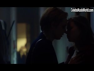 Eliza Rycembel nude, Bathtub scene in Nina (2018) 6