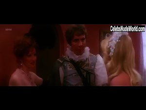 Linnea Quigley in Fairy Tales (1978) 3
