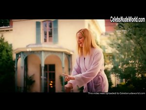 Barbara Garrick in Tales of the City (series) (2019) 6