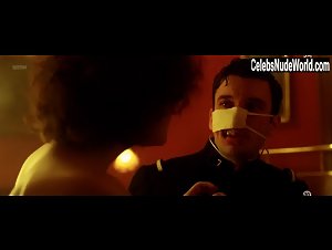 Maud Le Guenedal in La chambre des officiers (2001) 14