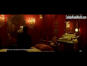 Maud Le Guenedal in La chambre des officiers (2001) 4