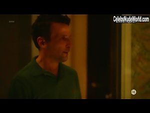 Maryana Spivak in Le Bureau des Legendes (series) (2015) 1
