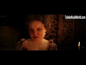Maria Dragus in Mademoiselle Paradis (2017) 6