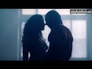 Lucy Aarden Butt , Couple in Death Race 4: Beyond Anarchy (2018) 10