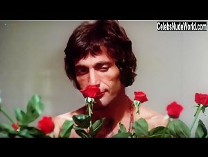 Lucretia Love in L'ossessa (1974) 1