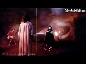 Lucretia Love in L'ossessa (1974) 20