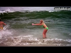 Louise Golding in Lifeguard (1976) 3