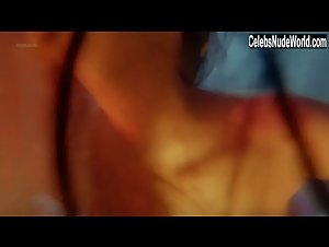 Loletta Lee in Yu pu tuan er zhi Yu nu xin jing (1996) 10