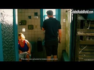 Michelle Williams in Take This Waltz (2011) 11