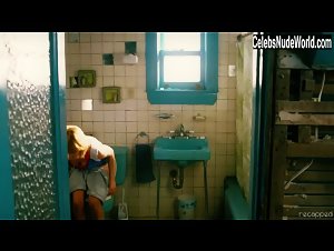 Michelle Williams in Take This Waltz (2011) 2