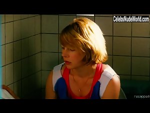 Michelle Williams in Take This Waltz (2011) 6