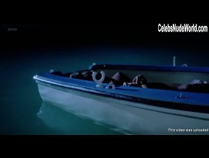 Leslie Graves in Piranha II: The Spawning (1981) 12