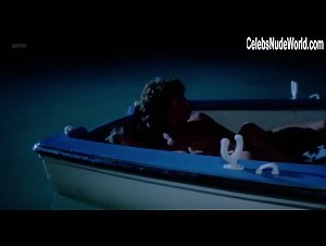 Leslie Graves in Piranha II: The Spawning (1981) 14
