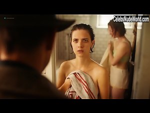 Hannah Herzsprung in Babylon Berlin (series) (2017) 12