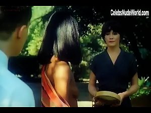 Annie Belle in L'alcova (1985) 15