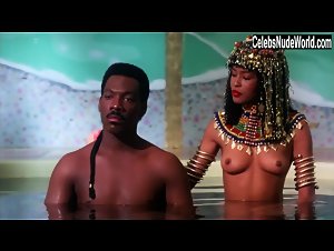 Felicia Taylor in Coming to America (1988) 3
