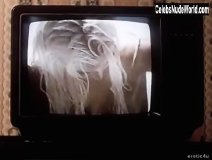 Kristine Rose Explicit , Bathtub in Undici giorni, undici notti 2 (1990) 15