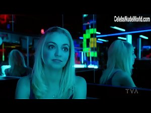 Kimberly Laferriere in Fugueuse (series) (2018) 10