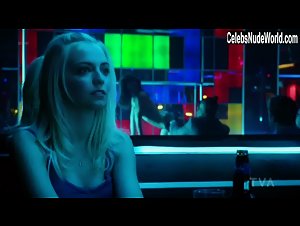 Kimberly Laferriere in Fugueuse (series) (2018) 7